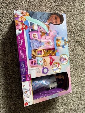 NEW DISNEY Princess PET PALACE Castle Playset CINDERELLA DOLL